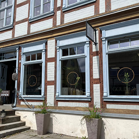 Modern Art Design - Außenwerbung/Leuchtreklame/Werbebanner